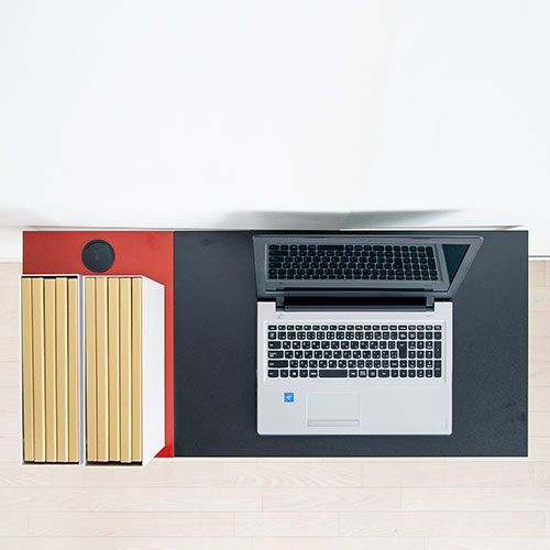 ゲーミングデスク（ブラック×レッド 幅100cm 奥行45cm ワークデスク テレワーク ケーブル通し付き モニターアーム取付対応）