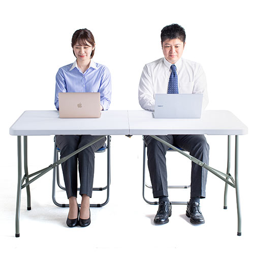 折りたたみテーブル（省スペース・W1520mm・D710mm・樹脂天板・作業台・簡単組立・持ち運び・取っ手付き 軽量・ホワイト）