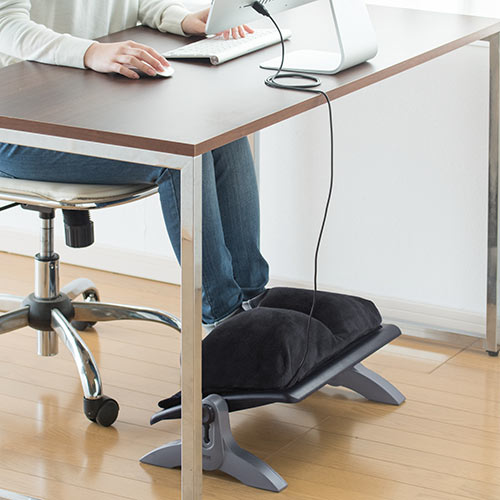 フットレスト（足温器・あったかクッション・メッシュクッション付き・USB給電・高さ調整・角度調整・オールシーズン使用可能）