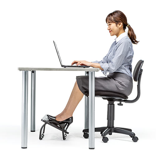 フットレスト（足置き・足かけ・オフィス・エルゴノミクス・無段階角度