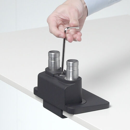 モニターアーム（デュアル・2画面・薄型クランプ・32インチ対応・ガススプリング式・耐荷重1～15kg・ブラック）