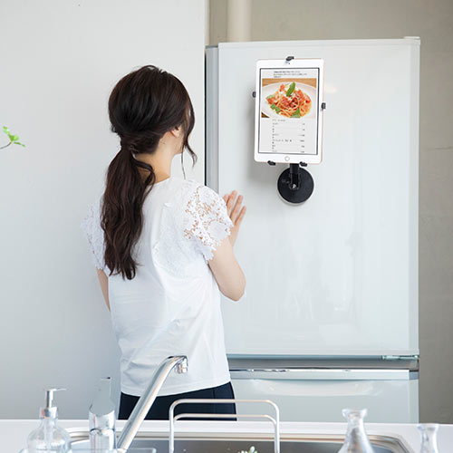 タブレットアーム（マグネット取り付け・壁掛け・iPad・磁石・7～11インチ対応・冷蔵庫・黒板・ホワイトボード） LATAB020 サンワサプライ