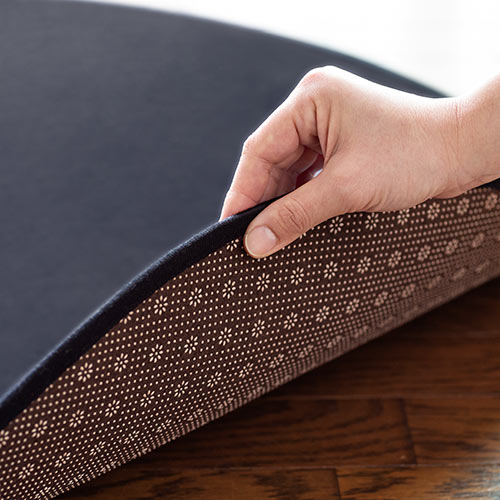 チェアマット（ゲーミング・ポリエステル製・直径100cm・厚み約4㎜・裏面すべり止め加工・名入れ対応・ブラック）