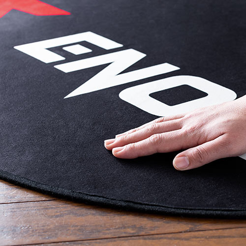 チェアマット（ゲーミング・ポリエステル製・直径100cm・厚み約4㎜・裏面すべり止め加工・名入れ対応・ブラック）