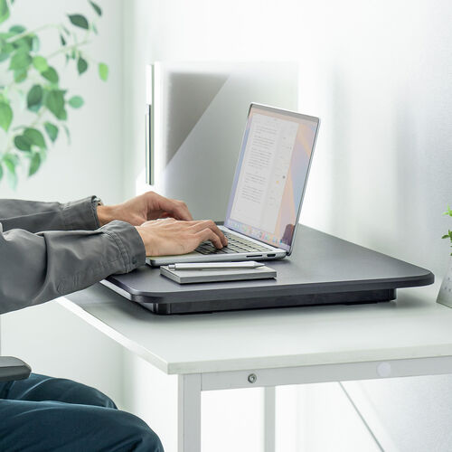 スタンディングデスク（リフトアップデスク・卓上・バネ圧昇降・幅67cm・モニターアーム取付対応・高さ調整4.5～40.5cm・作業台）