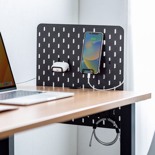 パンチングボード（クランプ式・ケーブルオーガナイザー・ケーブル収納・タップ収納・小物整理・有孔ボード・デスクパネル）