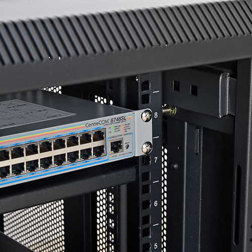 機器収納ボックス｜19インチ・9U・メッシュ扉・鍵付き・キャスター付