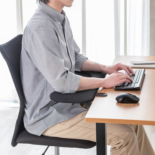 リストレスト（肘置き台・クランプ取付・幅67cm・クッション入り・エルゴノミクス・ブラック）