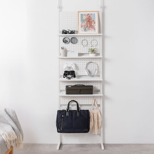 突っ張り棚（突っ張りラック・幅60cm・有孔ボード・シェルフ・棚・4段・壁面収納・ウォールシェルフ・間仕切り・キッチン・玄関・パントリー・スリム・工事不要・ホワイト）