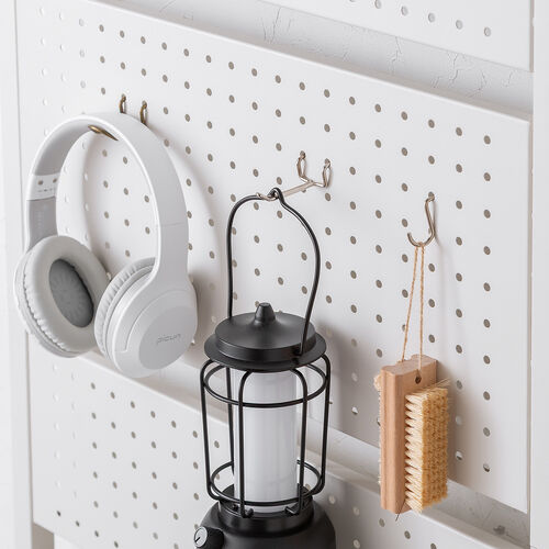 突っ張り棚（突っ張りラック・幅60cm・有孔ボード・シェルフ・棚・4段・壁面収納・ウォールシェルフ・間仕切り・キッチン・玄関・パントリー・スリム・工事不要・ホワイト）