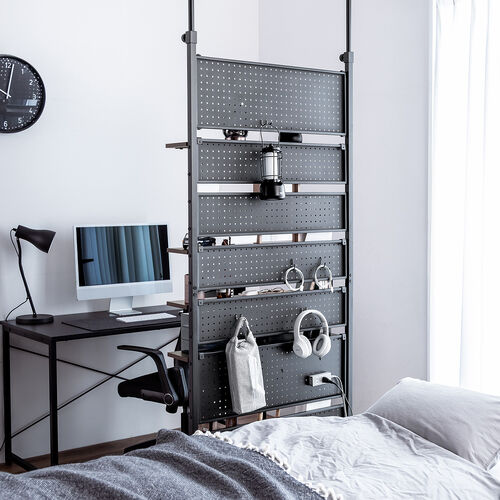 突っ張り棚（突っ張りラック・幅80cm・有孔ボード・シェルフ・棚・4段・壁面収納・ウォールシェルフ・間仕切り・キッチン・玄関・パントリー・スリム・工事不要・ブラック）