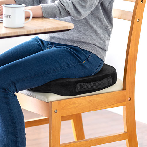 低反発ウレタンクッション（メッシュ生地 裏面滑り止め 洗濯可能 取っ手付き テレワーク 在宅勤務 椅子クッション 座布団）