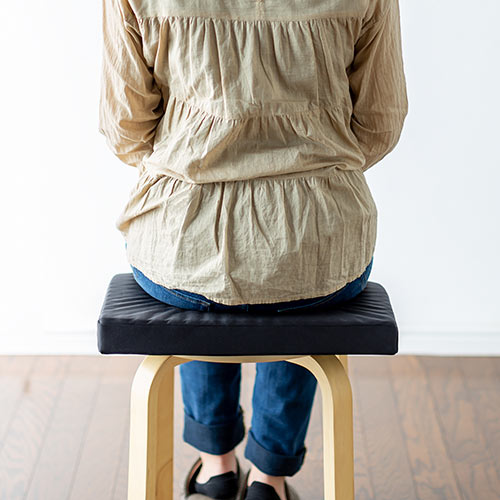 ゲルクッション（ジェルクッション・裏面滑り止め・洗濯可能・テレワーク・在宅勤務・薄い・座布団）