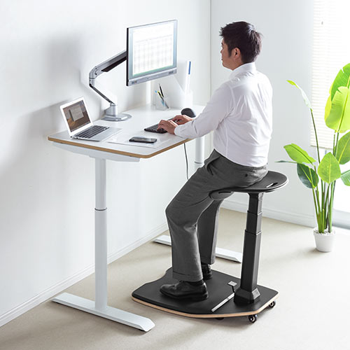 スタンディングチェア（ハイスツール）｜高さ61.5～118.5cm・マット付属