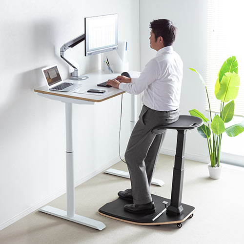 スタンディングチェア（ハイスツール）｜高さ61.5～118.5cm・マット付属