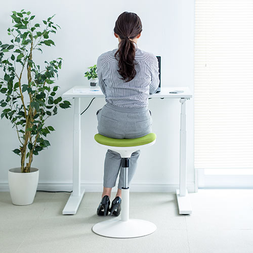 スツール（スタンディング・昇降デスク対応・座面可動・人間工学・ガス圧・高さ調整・グリーン）