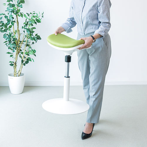 スツール（スタンディング・昇降デスク対応・座面可動・人間工学・ガス圧・高さ調整・グリーン）