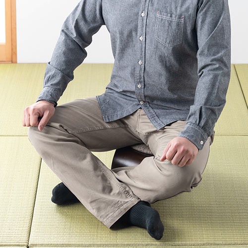 正座椅子（法事・しびれ・あぐら・腰痛対策・コンパクト・軽量・携帯・クッション付き・木製・耐荷重100kg・おすすめ）