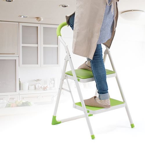 踏み台（折りたたみ・トラック荷台昇降・トラック昇降設備・ステップ・ステップスツール・クッション付・椅子・2段・滑り止め・グリーン） SNCH002G