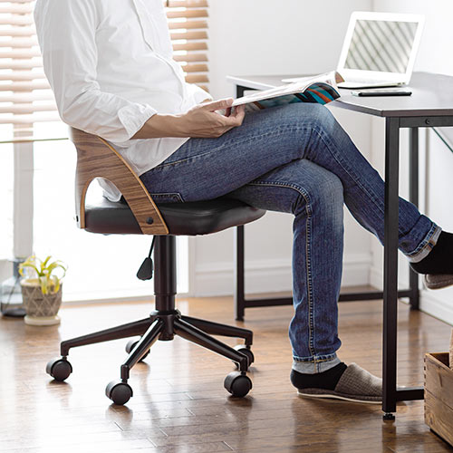 曲木オフィスチェア（ウォルナット・木製・背もたれ・座面高さ44.5cm～52cm・ガス圧昇降式・360°回転・キャスター付き）