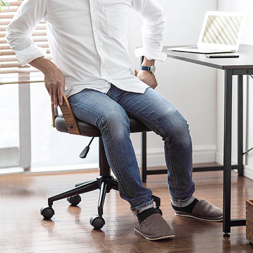 曲木オフィスチェア（ウォルナット・木製・背もたれ・座面高さ44.5cm～52cm・ガス圧昇降式・360°回転・キャスター付き）