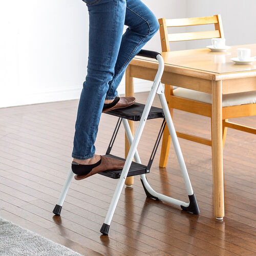 脚立（2段タイプ・踏み台・トラック荷台昇降・トラック昇降設備・ステップ・折りたたみ・滑り止め・持ち手・手すり付き・白） SNCH046W