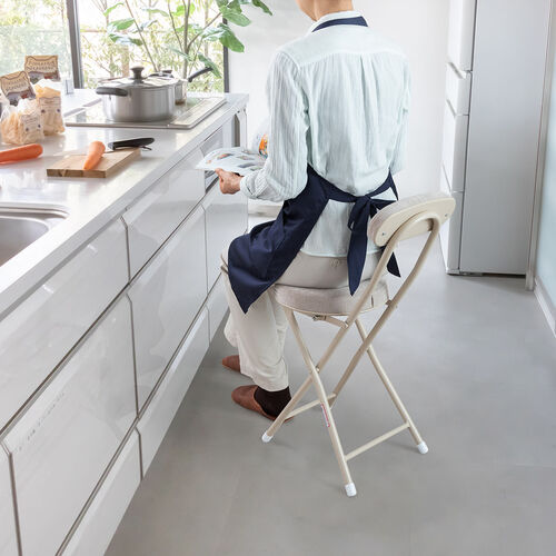 折りたたみチェア（コンパクト・軽量・クッション・パイプ・布・背もたれ・持ち運び・キッチン・スリム・完成品・テレワーク・ベージュ）