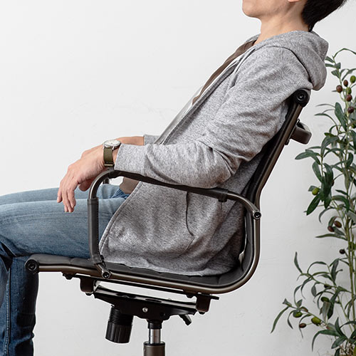 レザーチェア スリムチェア ビンテージ調 レトロデザイン ミドルバック ブラック