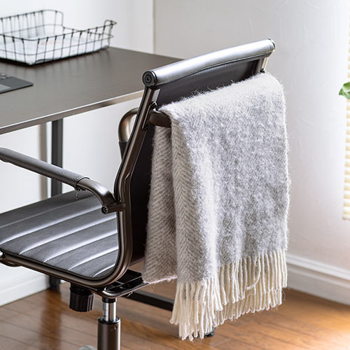 レザーチェア スリムチェア ビンテージ調 レトロデザイン ミドルバック ブラック