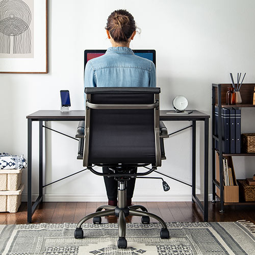 レザーチェア スリムチェア ビンテージ調 レトロデザイン ミドルバック ブラック