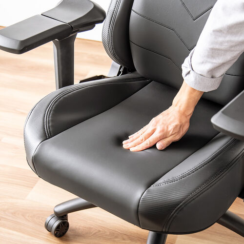 レザーチェア（ゲーミングチェア・リクライニング・傾斜角度170°・特殊アームレスト・大型ランバーサポート・あぐら対応・ハイバック・耐荷重100kg）