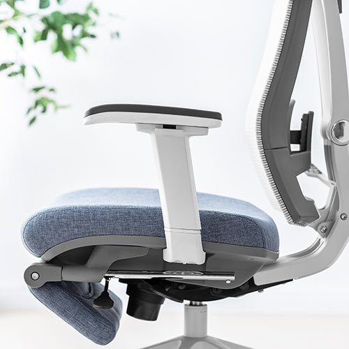 メッシュチェア（ハイバック・ロッキング・収納式オットマン・ランバーサポート・ヘッドレスト・ホワイトフレーム・ブルー）