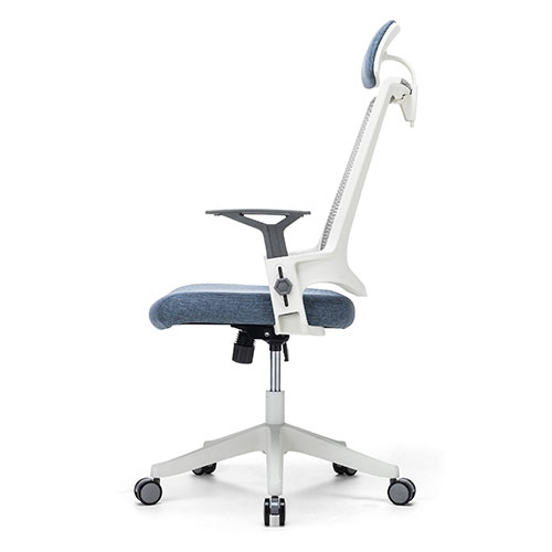 メッシュチェア（ロッキング・ハイバック・ヘッドレスト着脱可能・肘掛け付き・ホワイトフレーム・ウレタンキャスター・ブルー）
