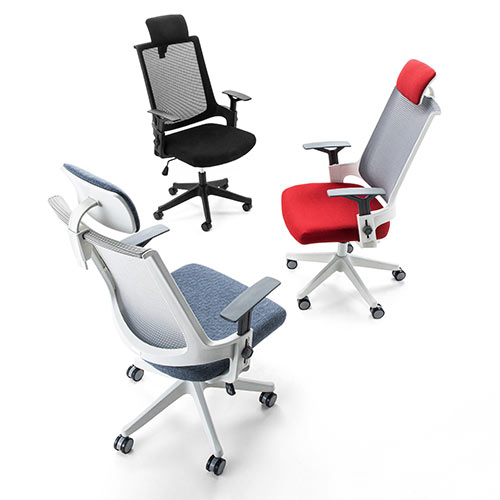 メッシュチェア（ロッキング・ハイバック・ヘッドレスト着脱可能・肘掛け付き・ホワイトフレーム・ウレタンキャスター・ブルー）