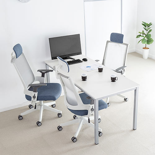 メッシュチェア（ロッキング・ハイバック・ヘッドレスト着脱可能・肘掛け付き・ホワイトフレーム・ウレタンキャスター・ブルー）