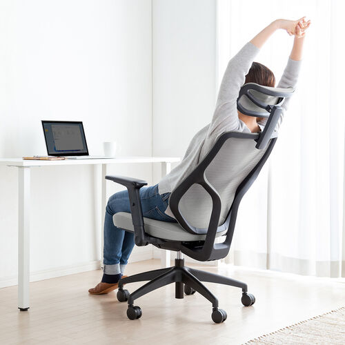 メッシュチェア（体重感知式ロッキング・ミドルバック・ヘッドレスト・可動式アームレスト・モールドウレタン座面・グレー）