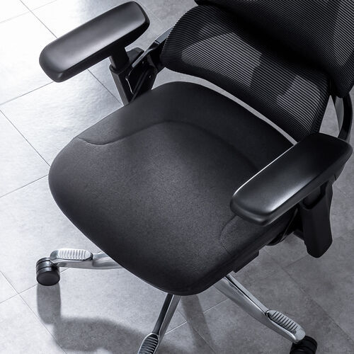 エルゴノミクスチェア（メッシュチェア・シンクロロッキング・4Dアームレスト・座面スライド式・ウレタンクッション・背もたれ上下調整・上下可動ヘッドレスト・ランバーサポート・大型ナイロンキャスター）