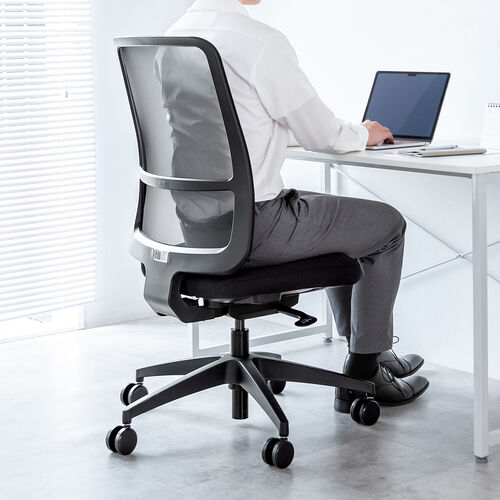 メッシュチェア（体重感知式ロッキング・ロッキング固定・高密度メッシュ・座面ウレタンクッション・アームレスト）