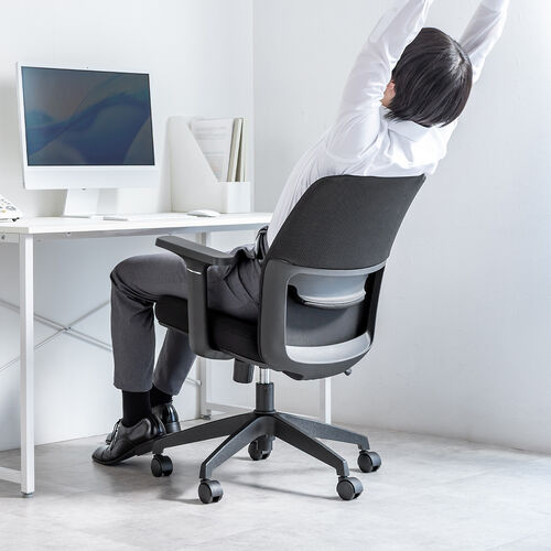 オフィスチェア（メッシュチェア・アームレスト付き・ロッキング・上下調節可能ランバーサポート・ウレタンクッション・ナイロンキャスター・ブラック）