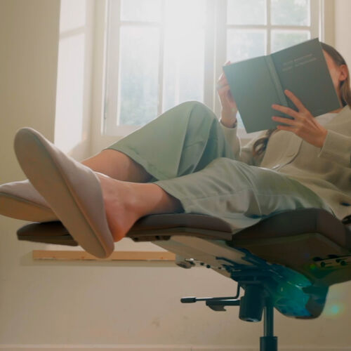 エルゴノミクスチェア（メッシュチェア・ポンプ式ランバーサポート・シンクロロッキング・スライド式オットマン・4Dアームレスト・PUウレタンキャスター・上下前後可動ヘッドレスト）