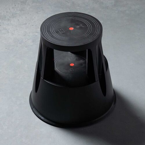 ステップスツール（踏み台・キャスター付き・ストッパー機能付き・高さ41.5cm・2段タイプ・スタッキング可能・耐荷重150kg・高耐久・ブラック）