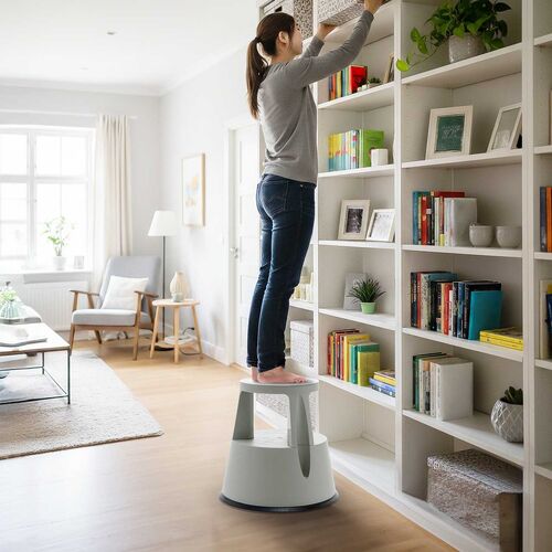 【アウトレット】ステップスツール（踏み台・キャスター付き・ストッパー機能付き・高さ41.5cm・2段タイプ・スタッキング可能・耐荷重150kg・高耐久・グレー）