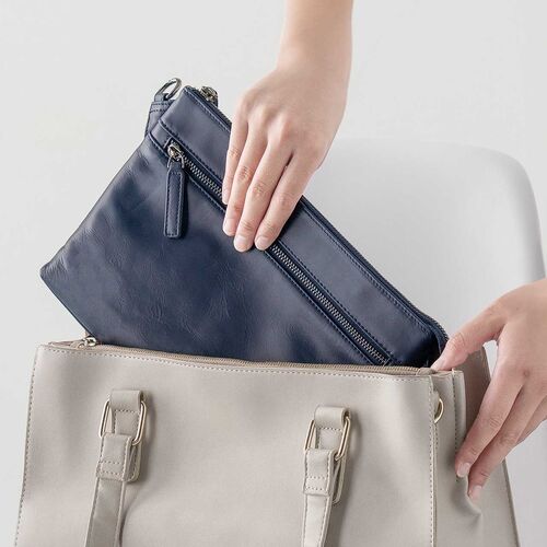 サコッシュ（本革・4WAY・ショルダーバッグ・薄型・iPad 11インチ対応・クラッチバッグ・肩掛け・バッグ・スマホポーチ・メンズ・ネイビー）