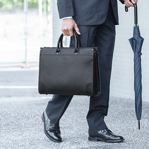 ビジネスバッグ(耐水加工・2WAY・ショルダーベルト付・A4対応）