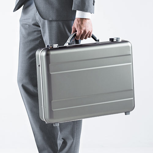 アタッシュケース 警察 お値段相談