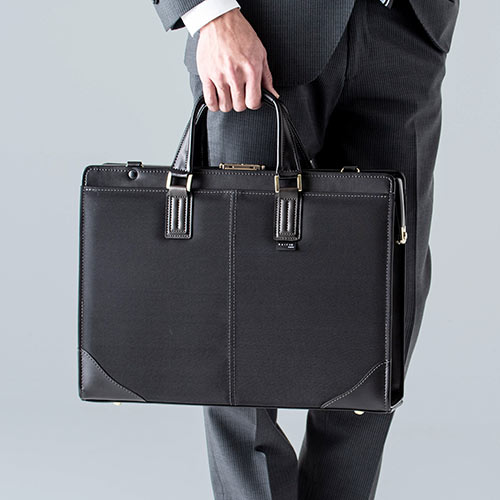 ビジネスバッグ（日本製・肩掛け・ショルダー・鎧布生地・ダレスバッグ・A4対応・ブラック）