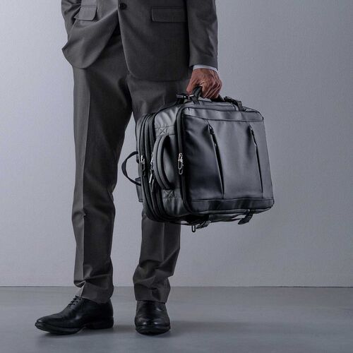 リュック（マチ拡張・ビジネス・大容量 22L～35L・PCリュック・シンプル・PUコーティング・耐水・撥水・多機能・バックパック・メンズ・旅行・出張・ブラック）