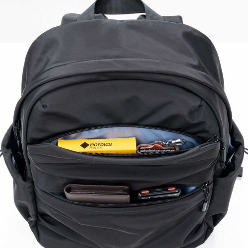 タウンリュック（カジュアル・ビジネスバッグ・19L・軽量・男女兼用・タックデザイン・バックパック・撥水・A4サイズ・14インチ・ノートPC収納・メンズ・レディース・通勤・通学・旅行・ブラック）