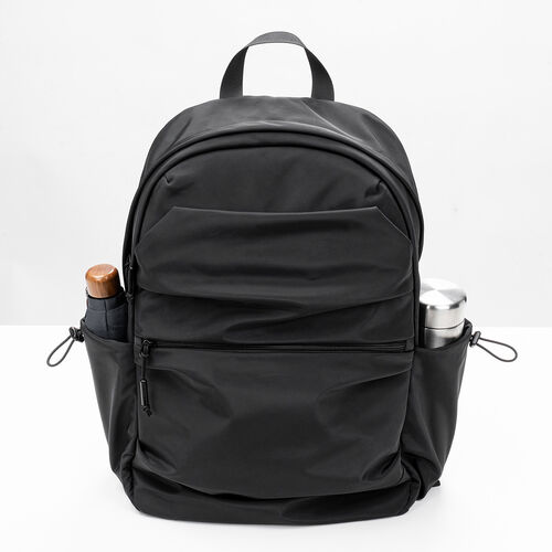 タウンリュック（カジュアル・ビジネスバッグ・19L・軽量・男女兼用・タックデザイン・バックパック・撥水・A4サイズ・14インチ・ノートPC収納・メンズ・レディース・通勤・通学・旅行・ブラック）