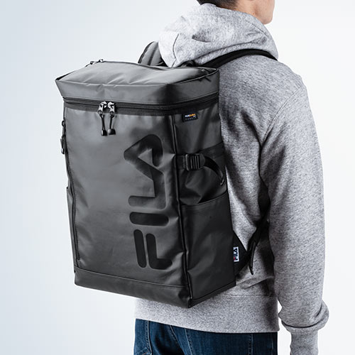 リュック（FILA・大容量24L・黒・メンズ・レディース・スクエア型・バックパック・通学・通勤）